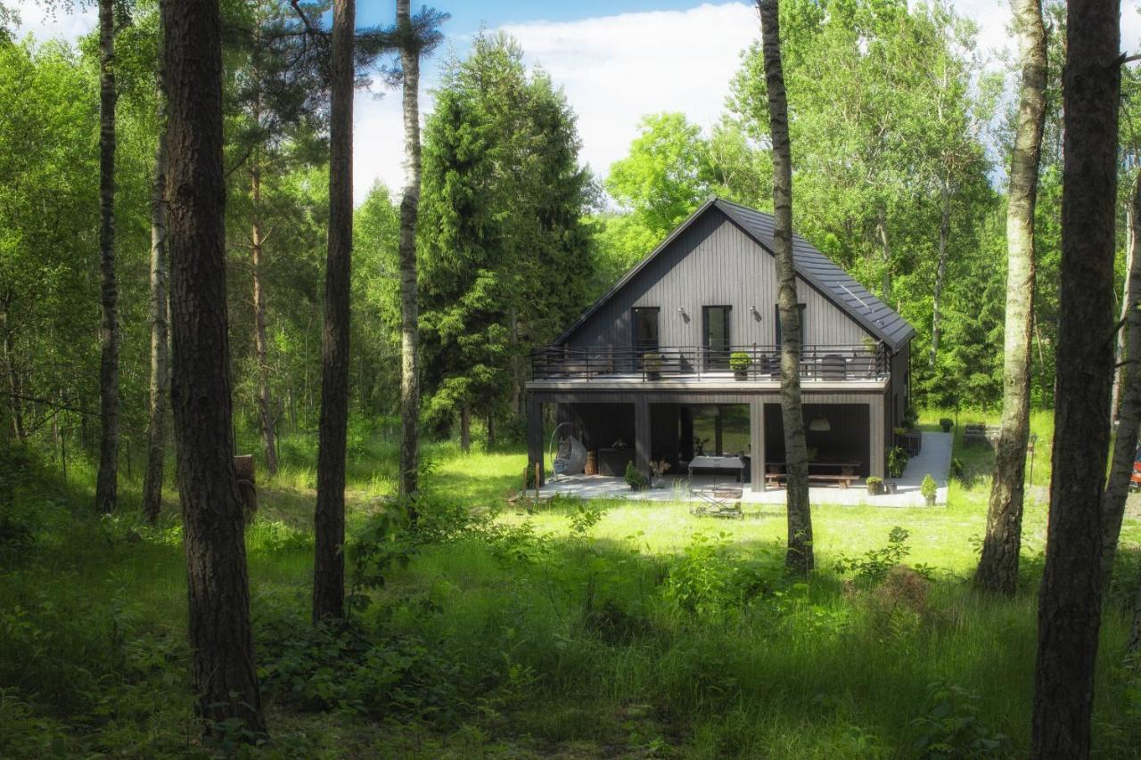 Brzozowa skarpa - dom nad jeziorem przy Suntago - B&B Dąbrówka