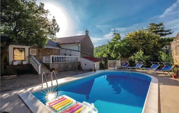 Amazing,full privacy holiday home with swimming pool l & hot tub - Chambres d'hôtes Praputnjak
