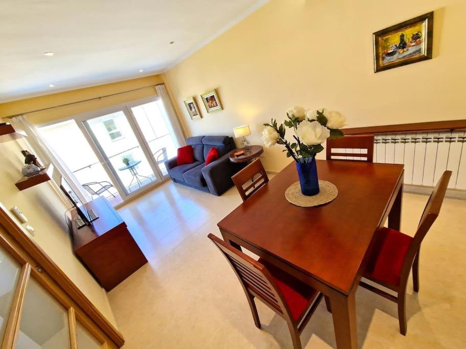 Apartamento Playa Foz con Terraza & Piscina - Chambres d’hôtes Foz