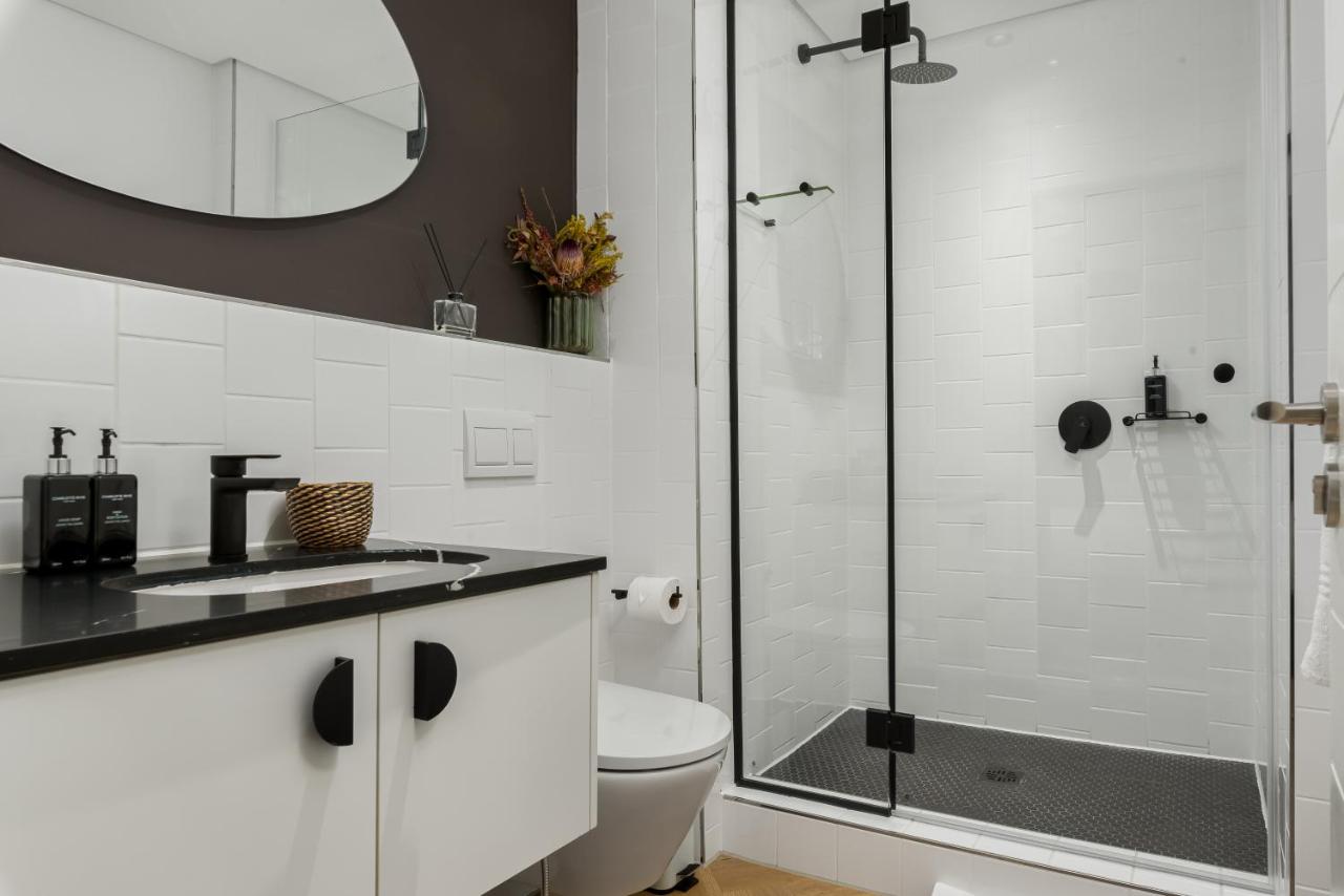One-Bedroom Apartment with Balcony