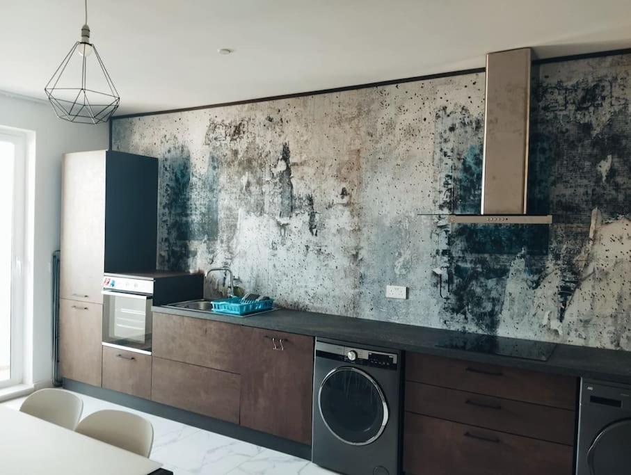 Go Exchange, Block D, Apt 8 - B&B