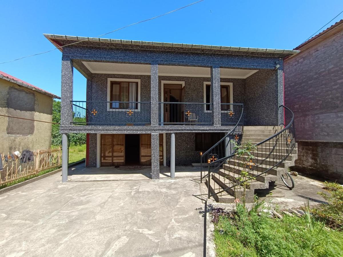 Надежда - B&B Kobuleti