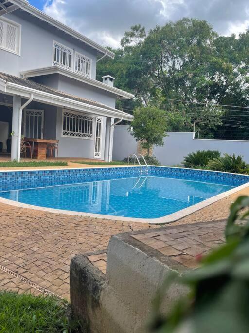 Casa para alugar 3 suítes e um Quarto - B&B