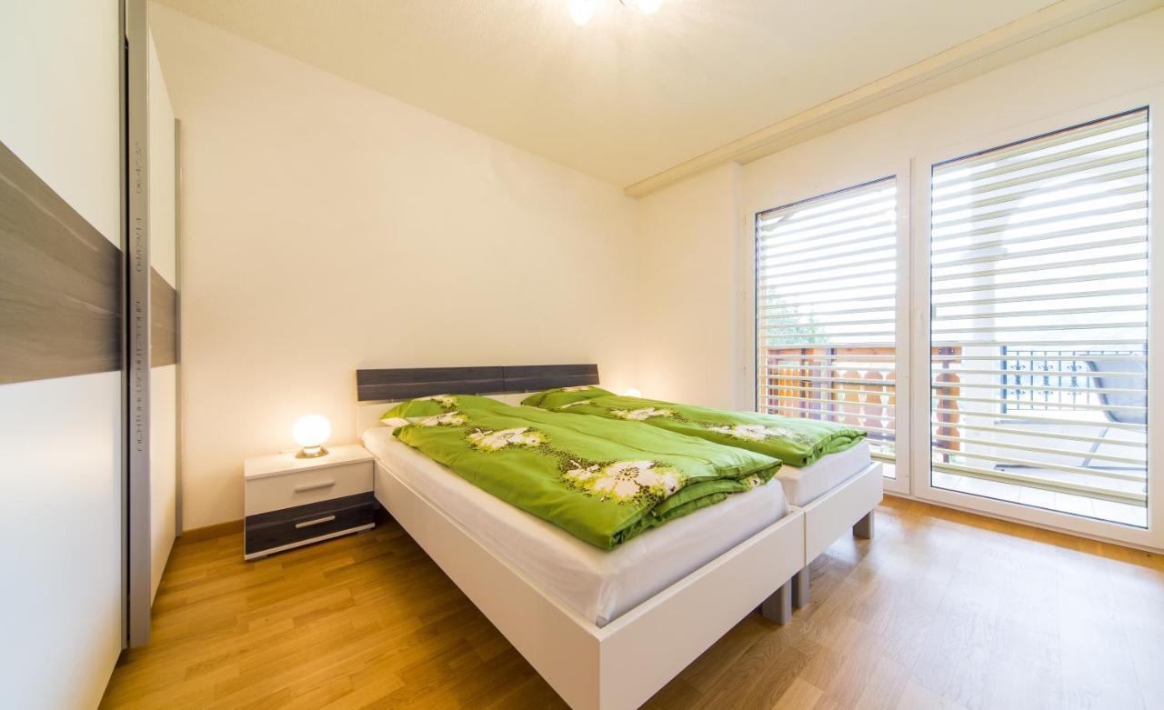 Apartment with Mountain View