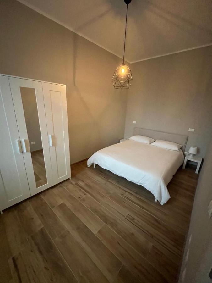 Deluxe One-Bedroom Apartment