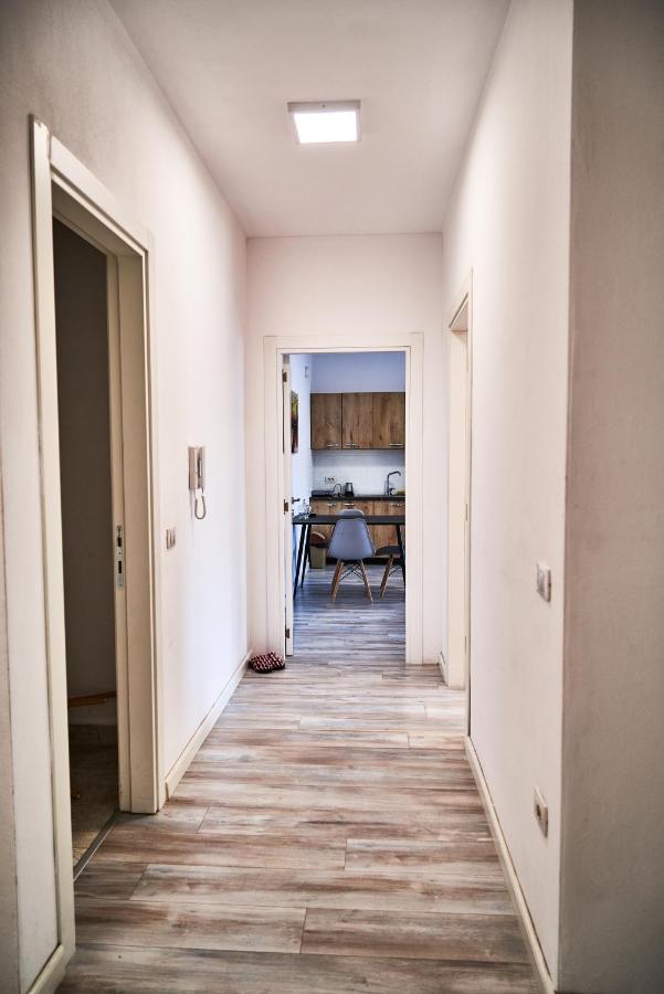 Kalpazo Home Tirana 21 - B&B