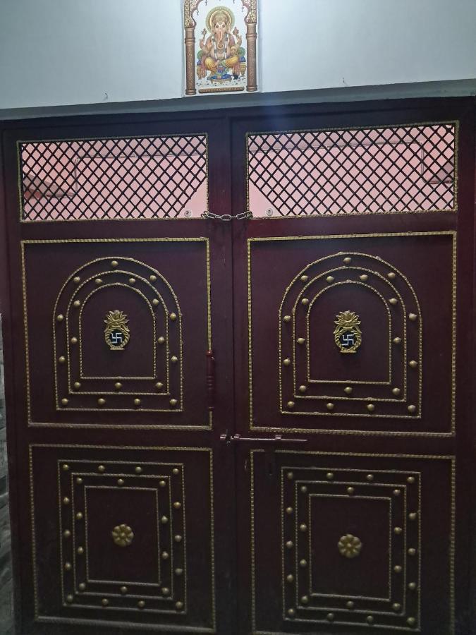 S.S. GUEST HOUSE 1 - B&B Patna