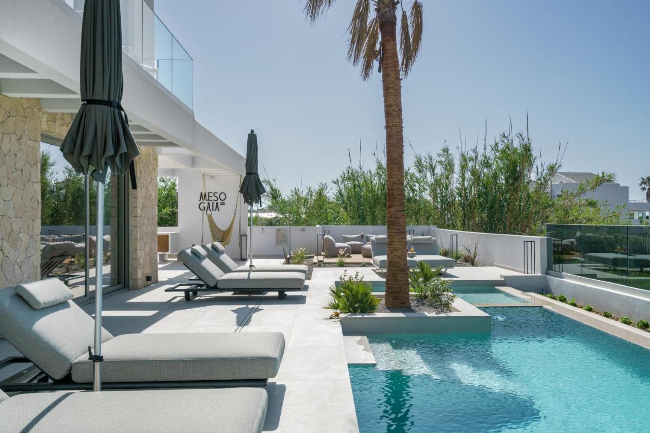 New Beachfront Mesogaia Villa with Heated Pool, Jacuzzi & Playroom, 60m from the beach - Chambres d’hôtes