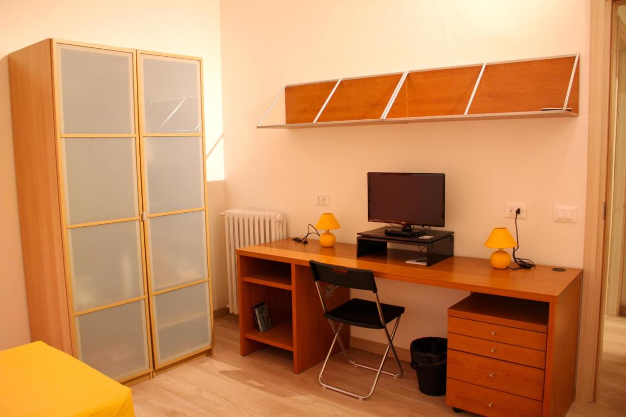 Tweepersoonskamer met 2 Aparte Bedden en Badkamer