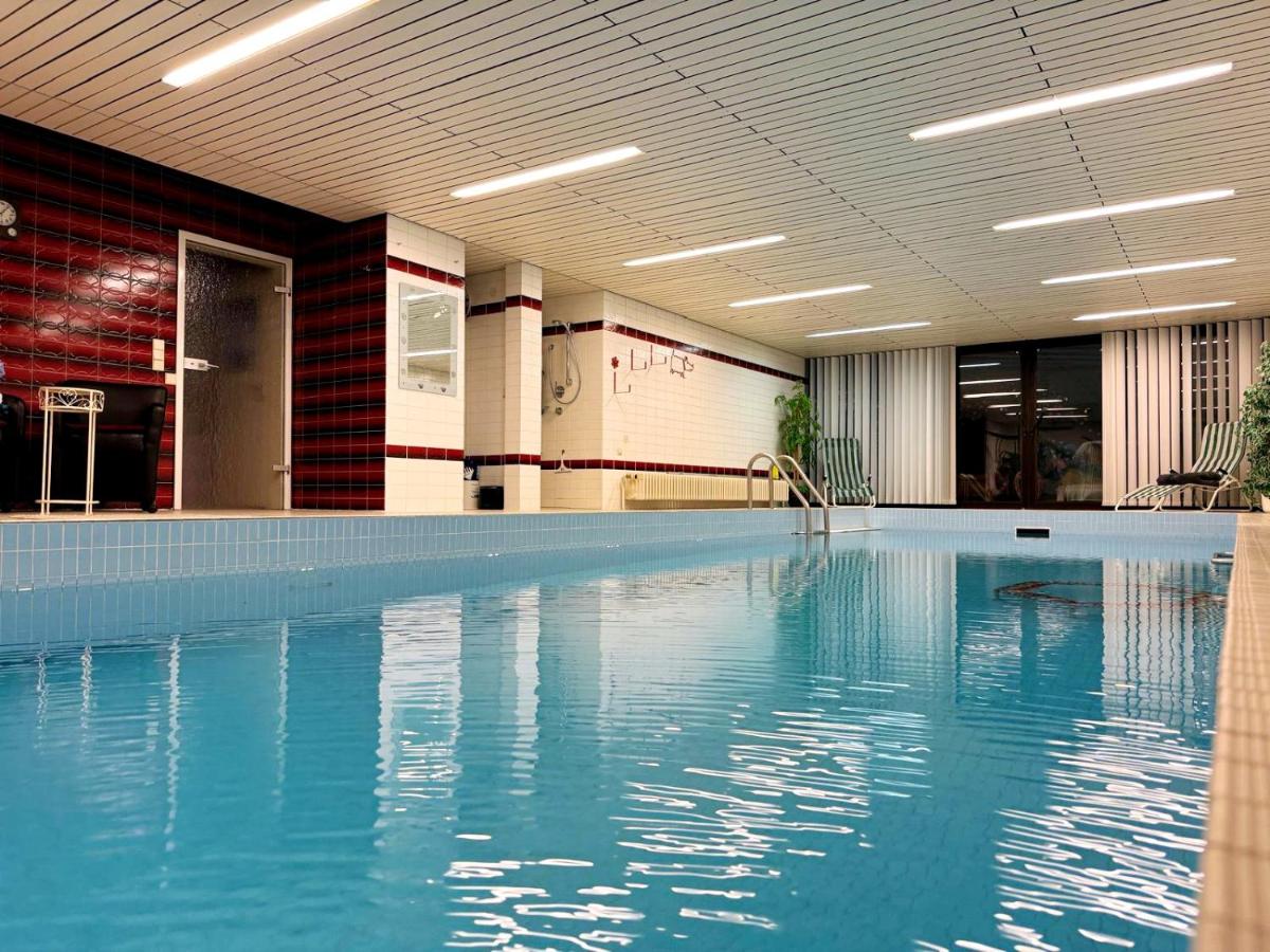 Villa mit Pool und Sauna - Nähe Weserradweg - Ferienwohnung Wietzen
