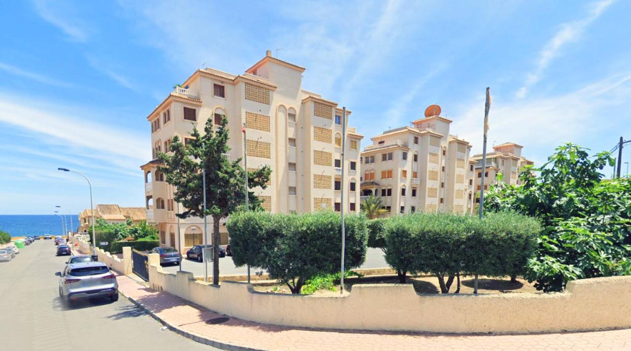 AGAMARI La Mata Torrevieja sun apartment - B&B Torrevieja