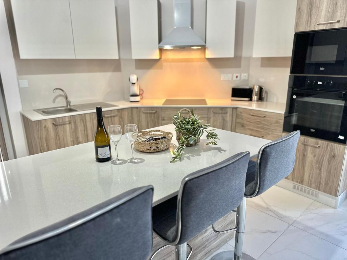 St Julians Brand New apartments - Bed and Breakfast