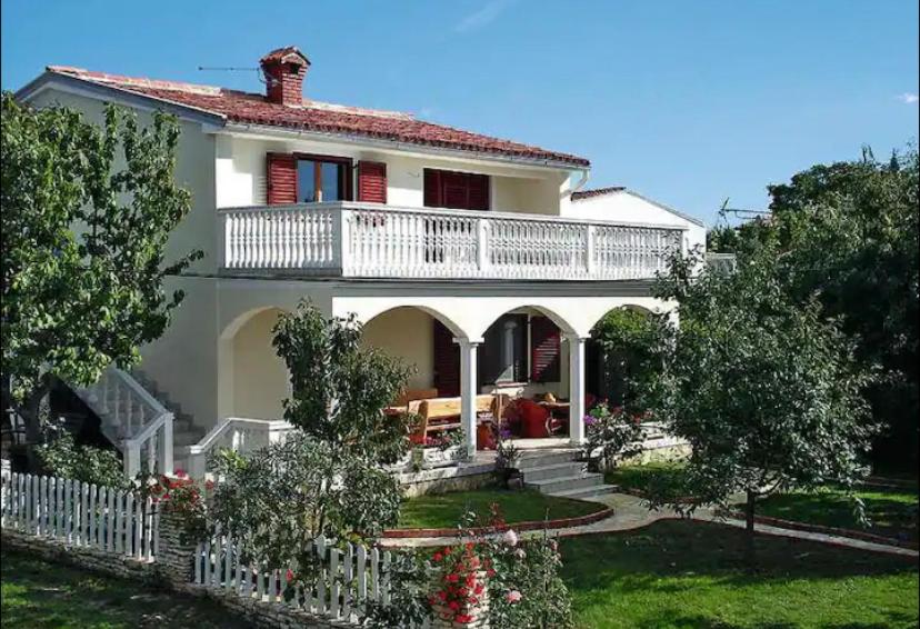 Apartment A2 Peroj - B&B Peroj