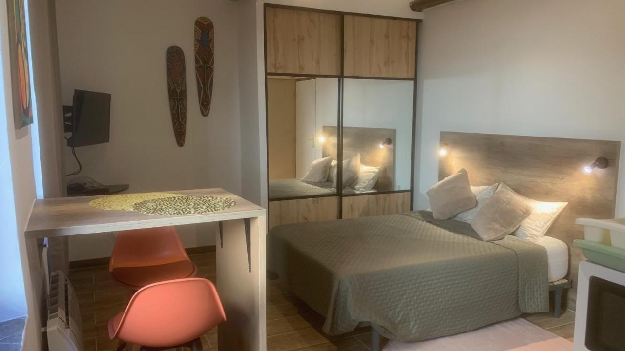 Grands Buffets hébergement Studio Narbonne - B&B Narbona