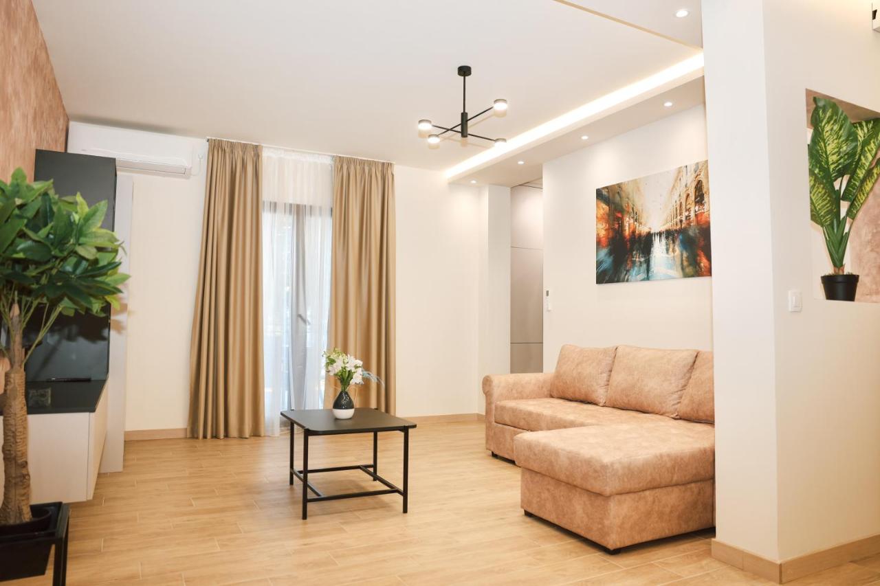 Apartments N & S - Private Parking & 1 minute to the Beach - Chambres d’hôtes