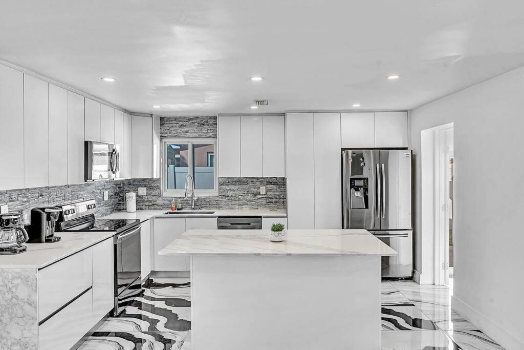waterfront Ocean dream House Hollywood Hard Rock airport - Chambres d'hôtes Fort Lauderdale