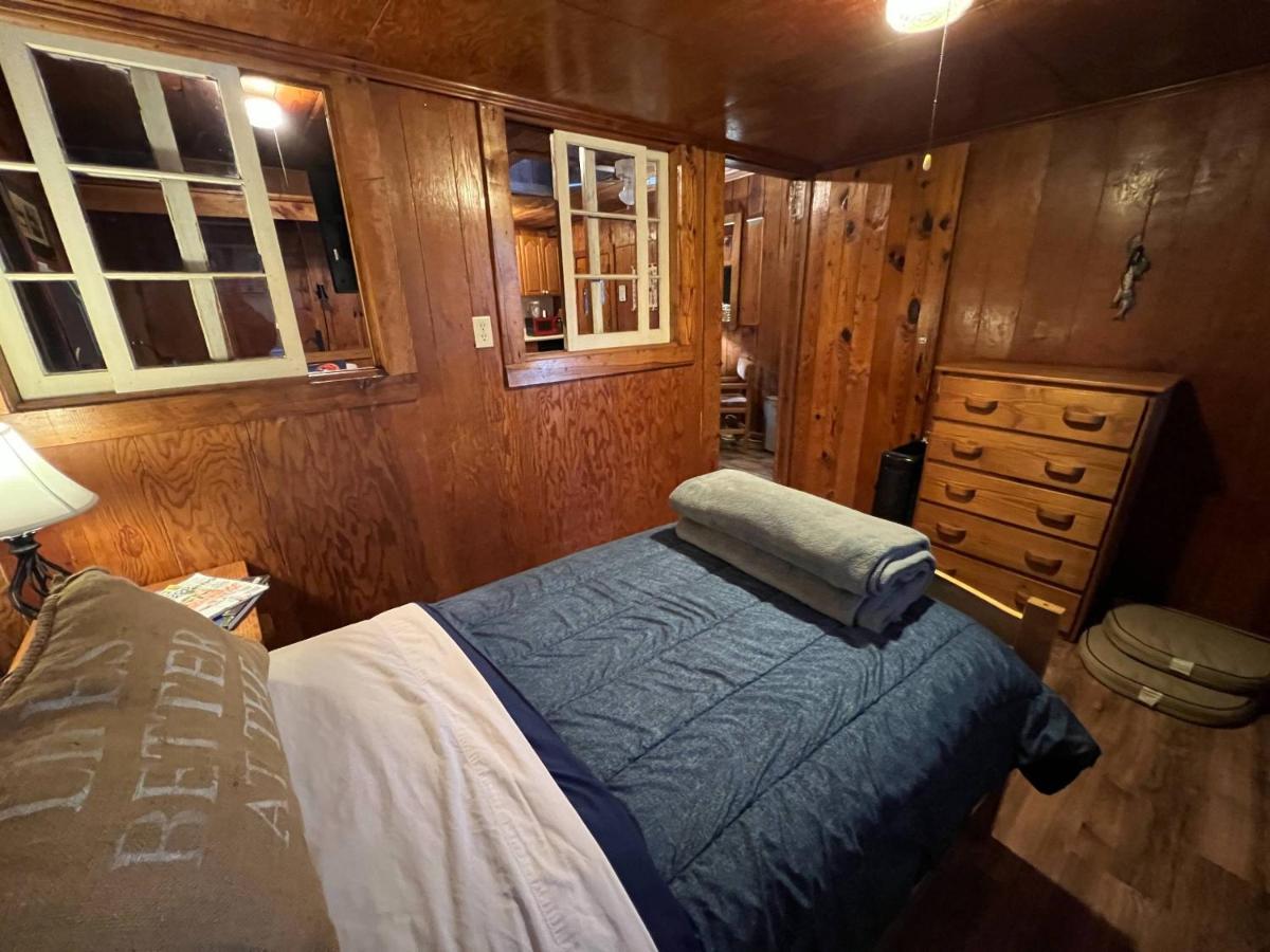 Deluxe Queen Suite