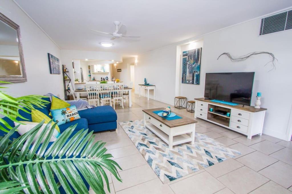 Coral Sands - Modern, Central Three-Bedroom Poolside Unit in Stunning Agnes Water - B&B
