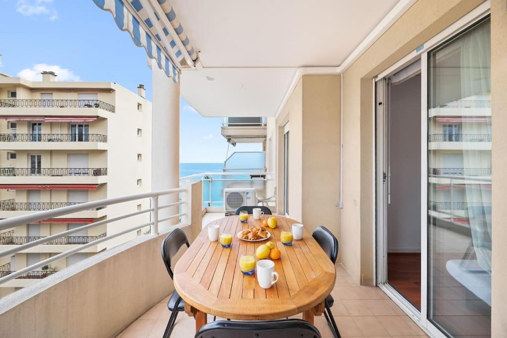 RIVIERA PRESTIGE - Front de Mer - Terrasse - Parking - Bed and Breakfast