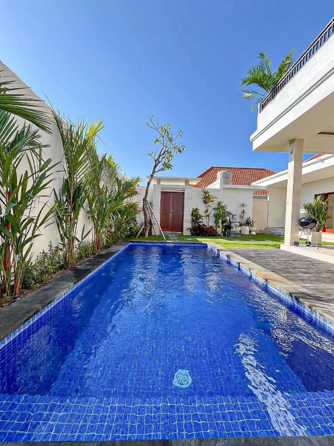 Canggu's Hottest Spot - Brand New Villa with Rooftop Views 2BRs and PS5 - B&B Canggu
