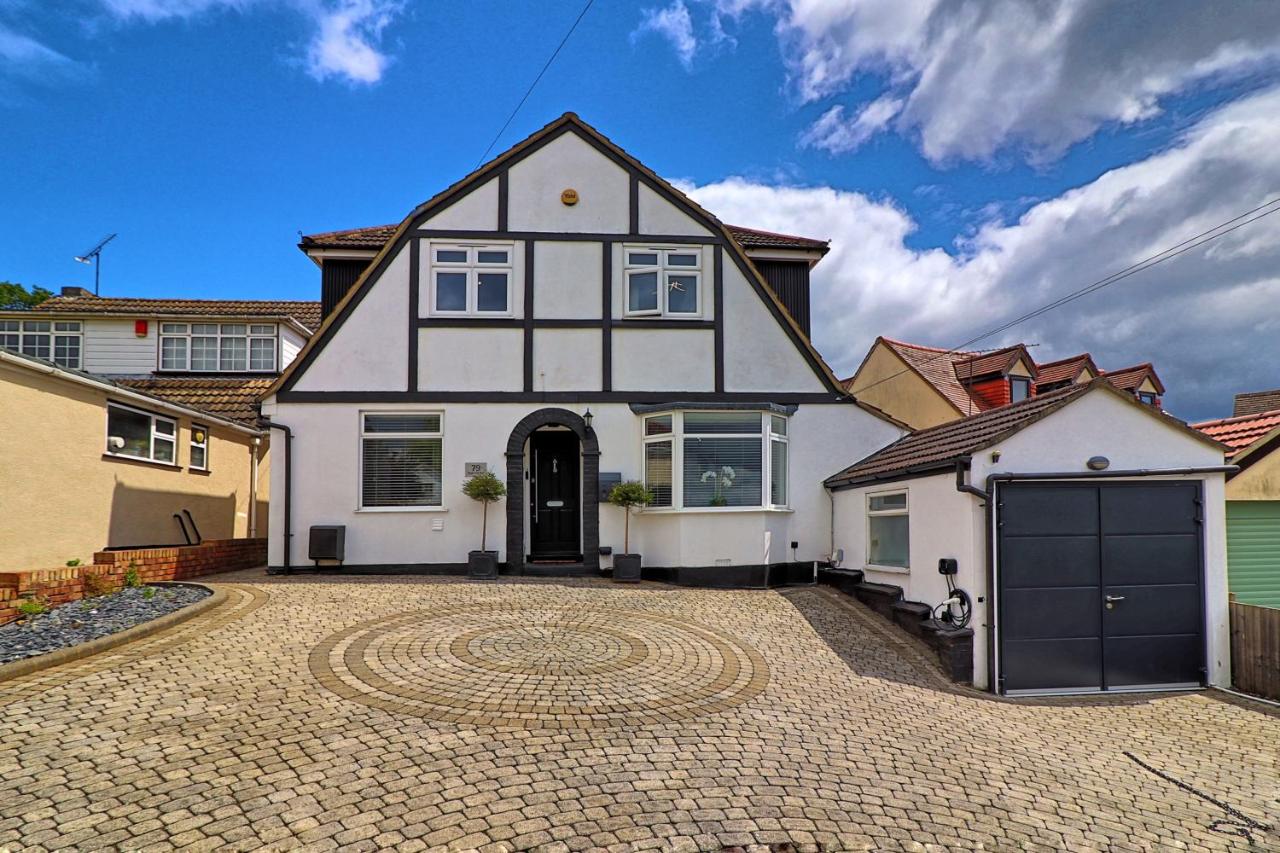 Luxury 5-Bedroom Home Sleeps 11 in Theydon Bois - Ferienwohnung Theydon Bois