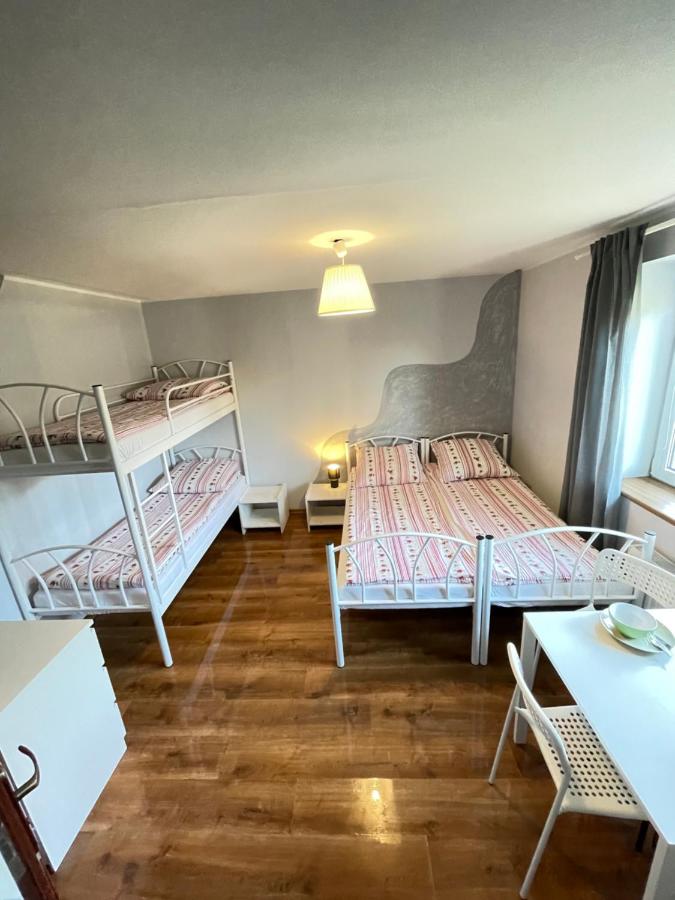 Chambre Quadruple avec Salle de Bains Privative