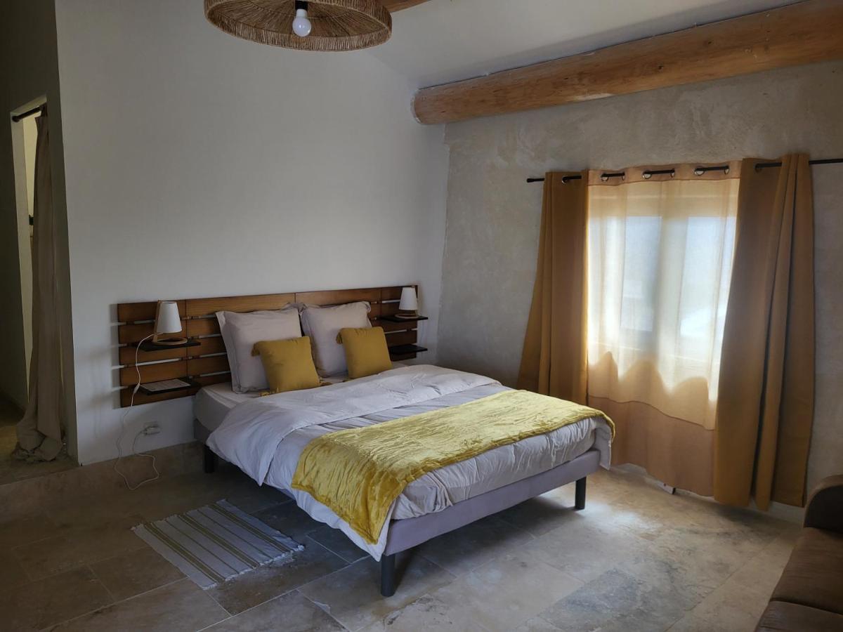 Deluxe Queen Suite