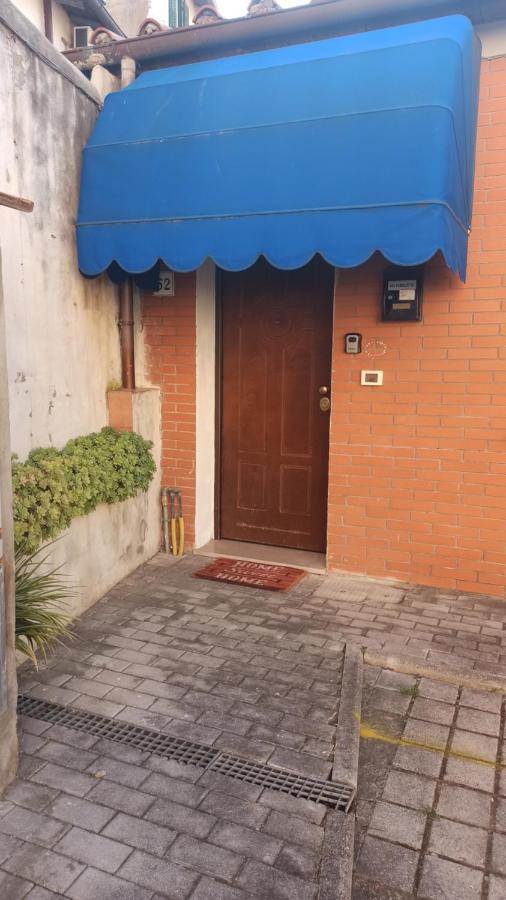 Camy Wine House con giardino vicino alla stazione ferroviaria - B&B