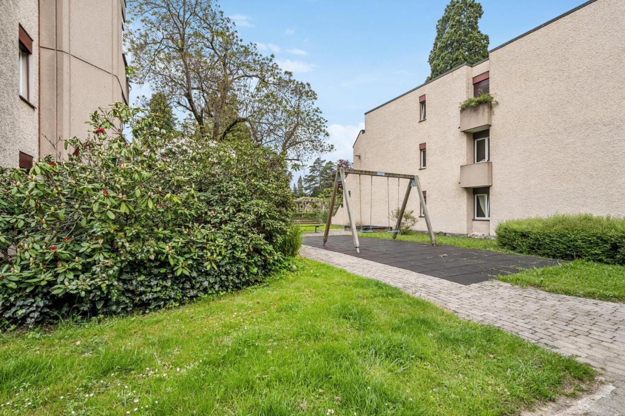 Chic 3-Bedroom Apartment Near Zurich Center - Bed and Breakfast
