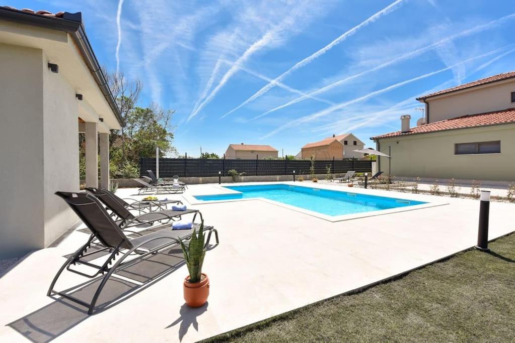 Beautiful New Villa ''Didov san'' - Bed and Breakfast