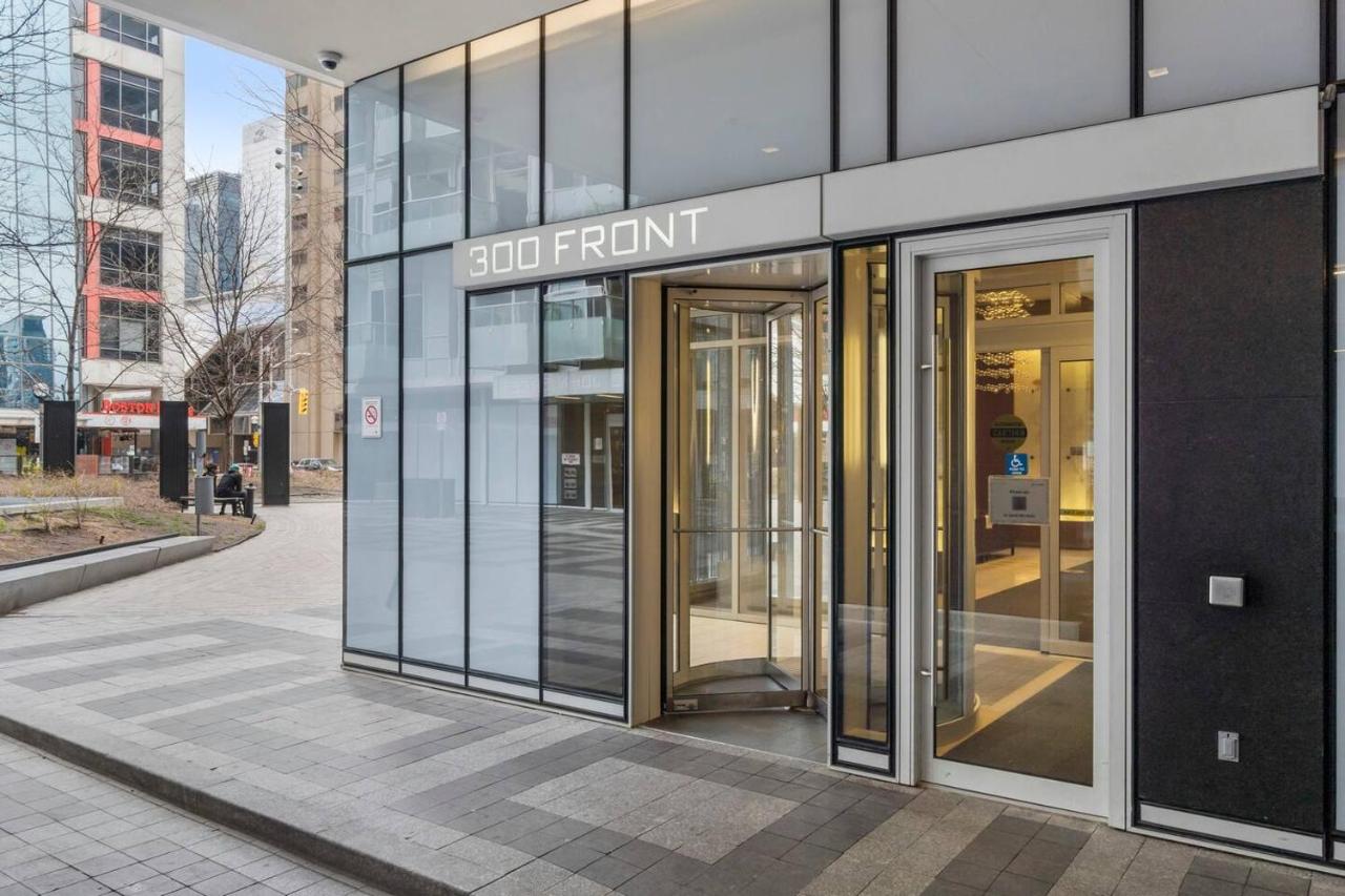 3BR Skyline Condo - By CN Tower & MTCC & Free Parking - Ferienwohnung Toronto