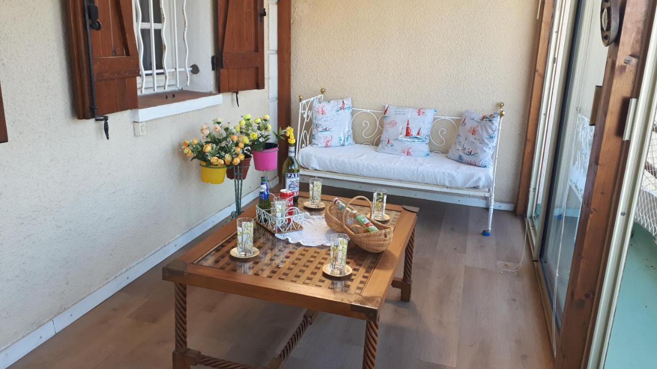 MAISON 6 personnes 80M2 ENTRE LES CALANQUES DU MUGEL ET FIGUEROLLES - Chambres d'hôtes La Ciotat