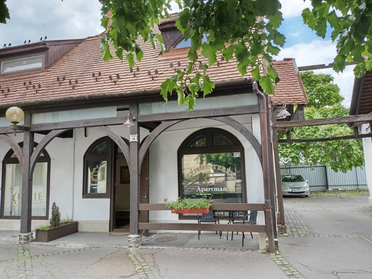 Céhmesterek apartman - Ferienwohnung