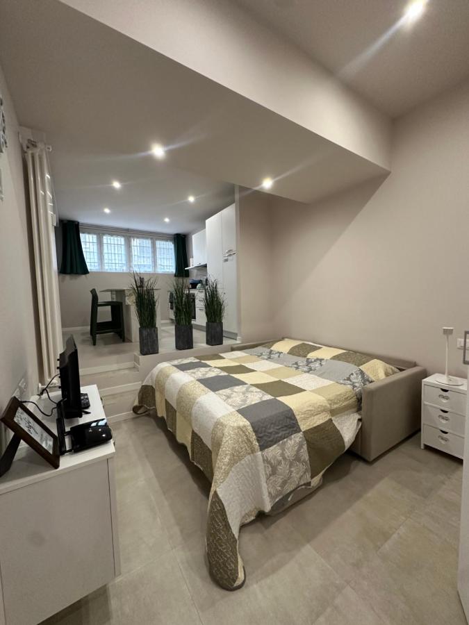 Monolocale piazza Gambara M1 - B&B