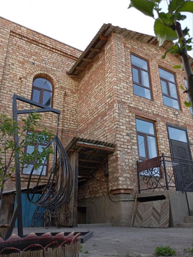 Karakol River Guesthouse - B&B Karakol