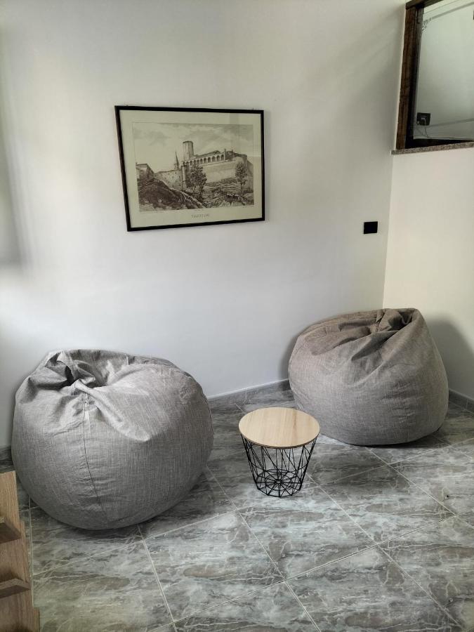 Piazza Varese - Ferienwohnung Valentano