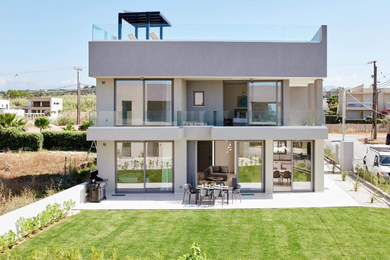 Beach Sand Villas - Beachfront Roof Pool Seaviews - B&B