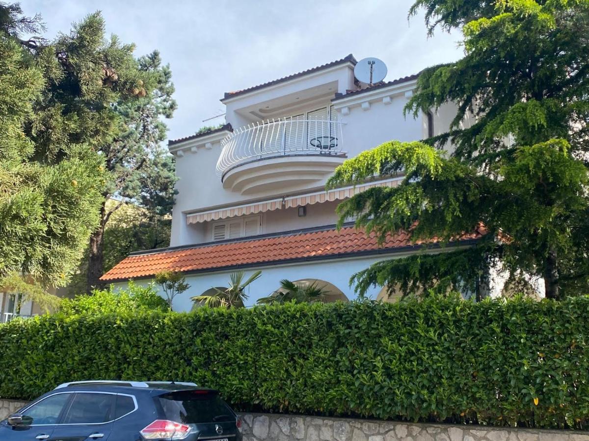 Appartamento con 1 Camera da Letto, Balcone e Vista Mare