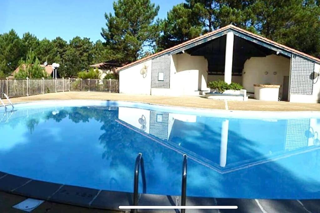 Charmante maison vue sur les pins - B&B