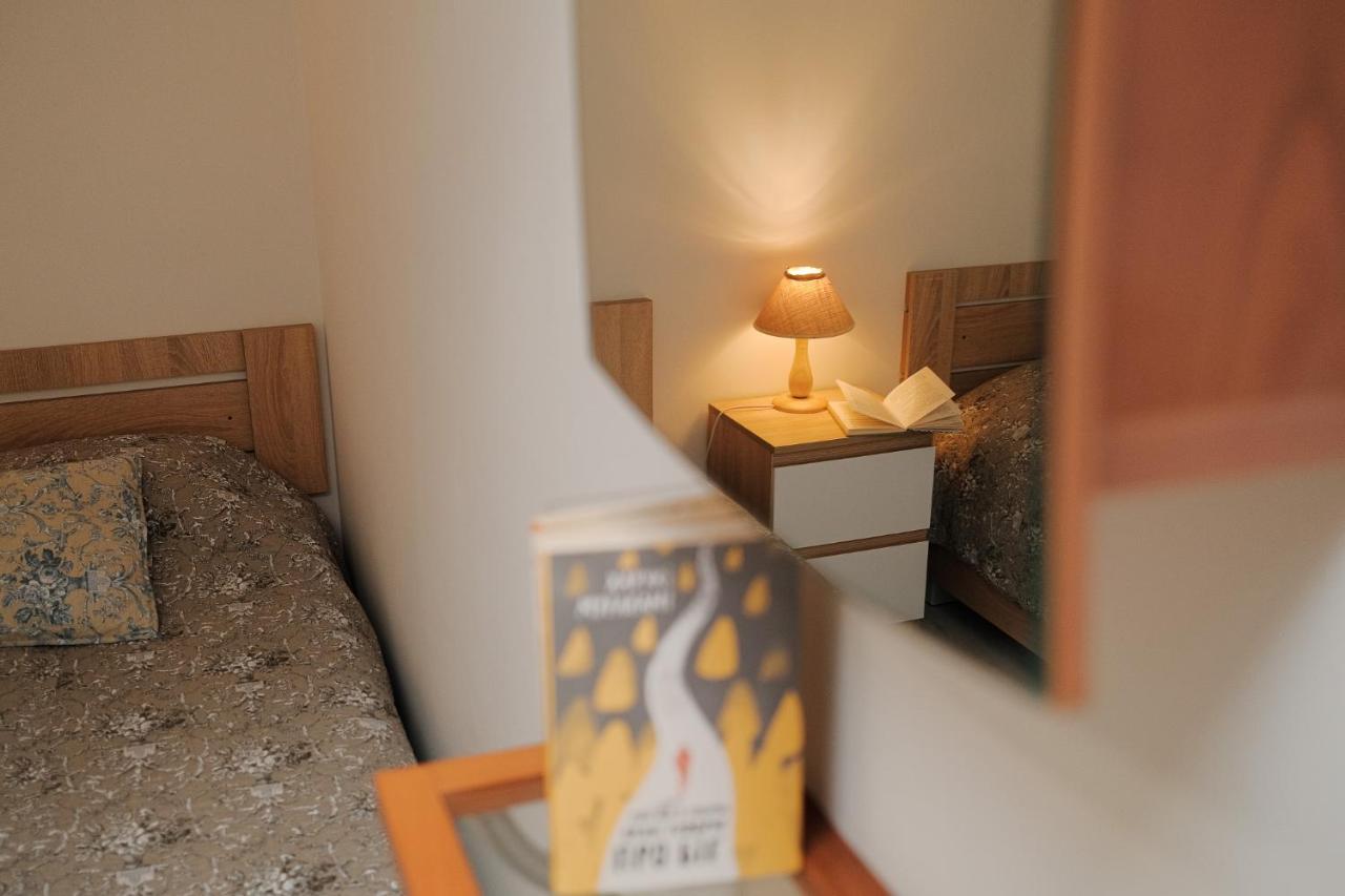 Kleines Zweibettzimmer