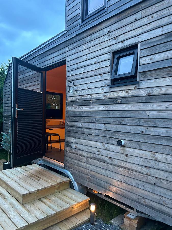 Modern Tiny House with wood stove, Nature Escape near Oslo - Chambres d'hôtes Nes
