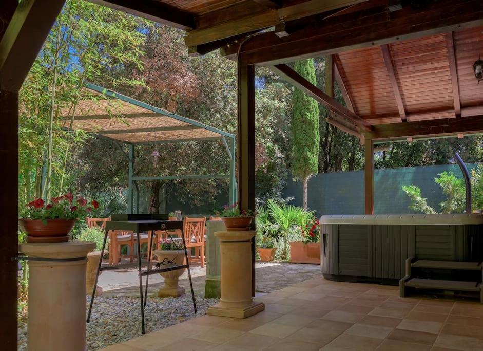Pure Nature Haven By The Sea with Hot Tub - Ferienwohnung Rovinj