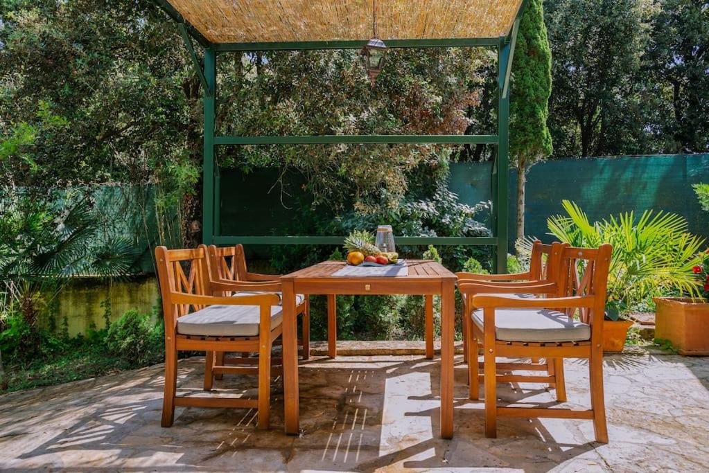 Pure Nature Haven By The Sea with Hot Tub - B&B Rovigno