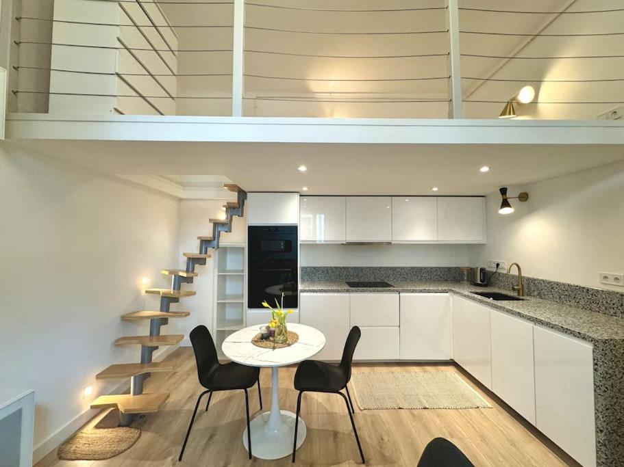 Buda Heaven - Modern Apt - B&B Budapest