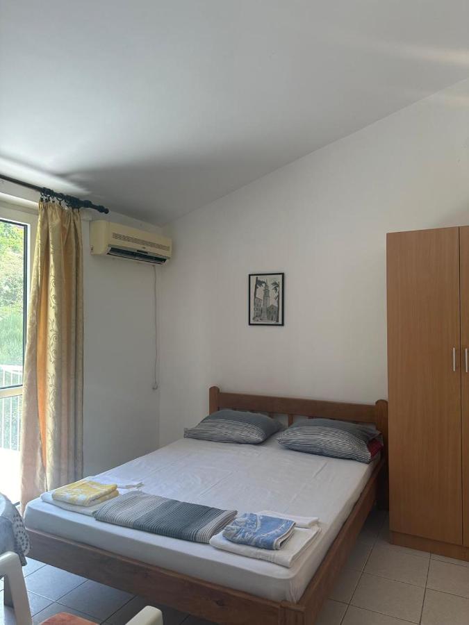 Julija II-1 - B&B Petrovac na Moru