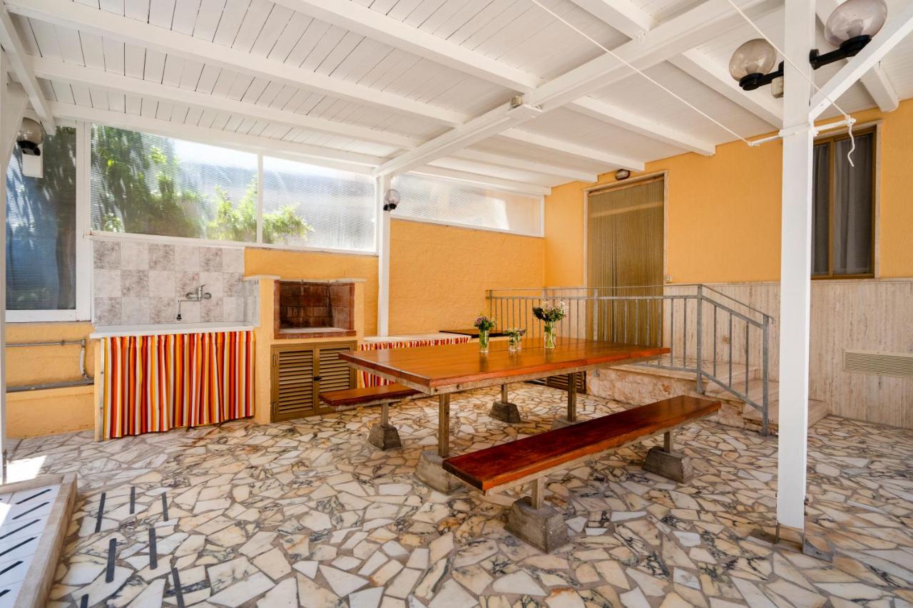 COZY - HOUSE a 100 m dal mare e Parcheggio Privato by APE - B&B