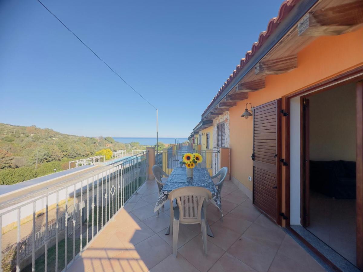Domu Imbirdi - Vista panoramica sul mare - Chambres d’hôtes Tertenia