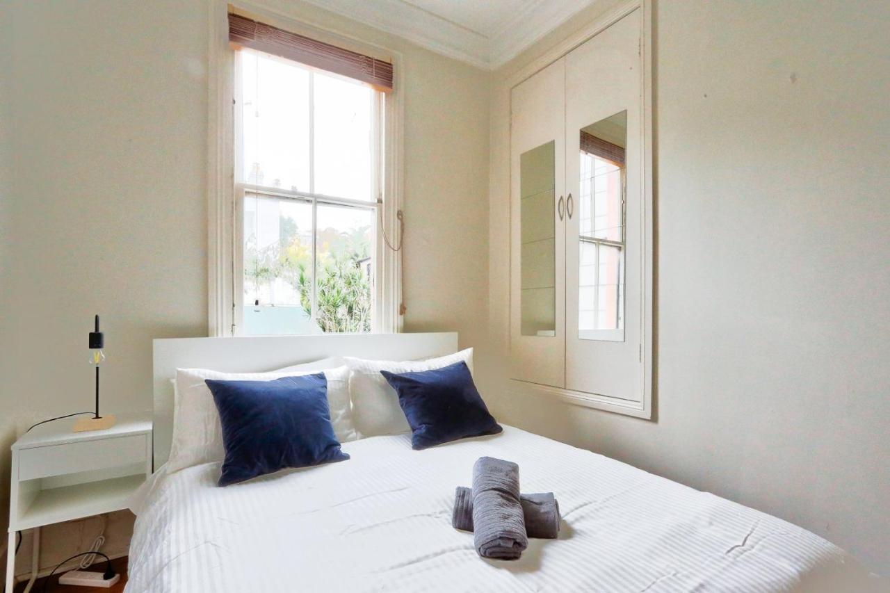 Awesome 2 Bedroom House Surry Hills - B&B