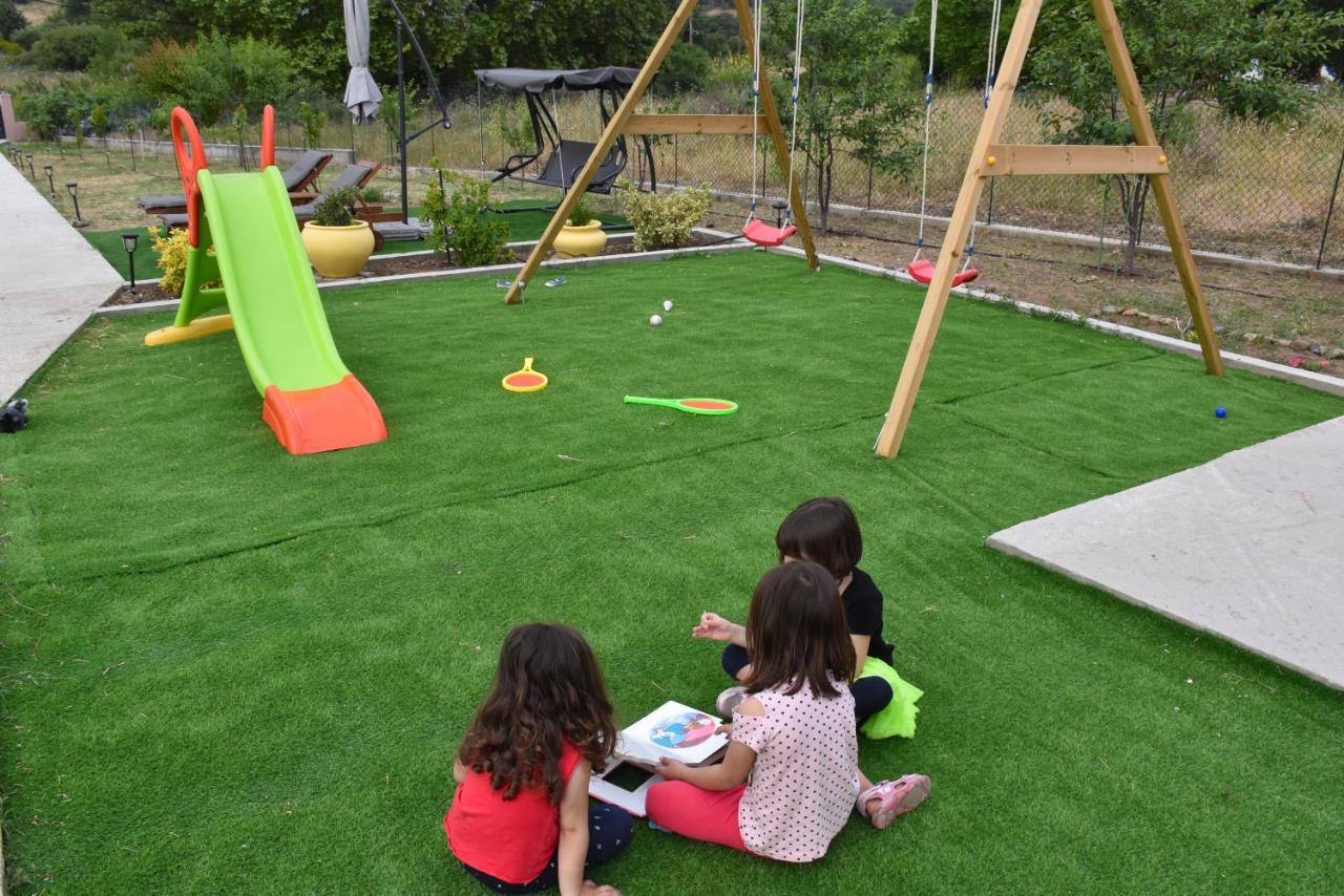 Salt and petals Downstairs - B&B Samothráki