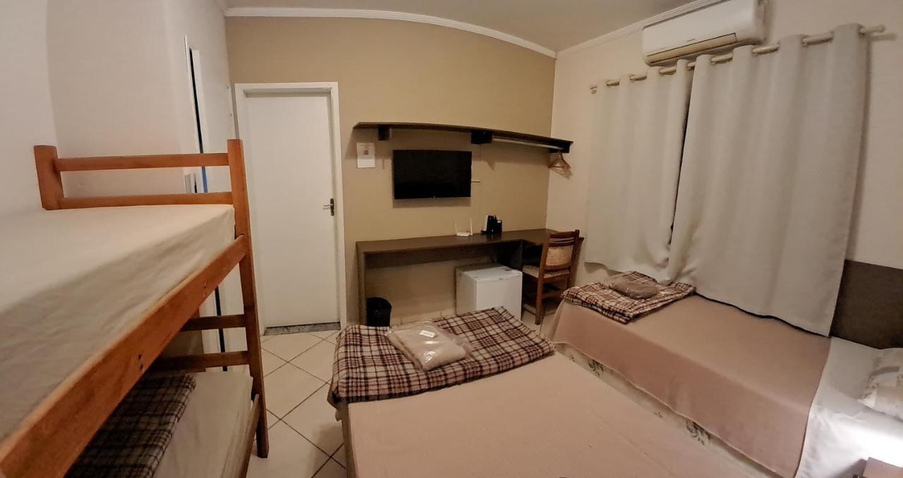 Vierbettzimmer mit eigenem Bad